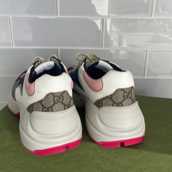 Beautiful Gucci sneakers 6.5 US 37 EUR almost like new authentic - Picture 5 of 11